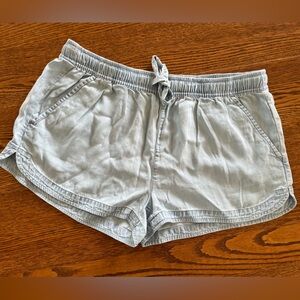 SO Women’s/Juniors Chambray Shorts Sz L, 2” inseam, elastic waist w/drawstring